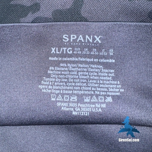 1082 SPANX Look at Me Now Seamless Cropped Leggings - Size XL - Black Camo - Picture 10 of 12